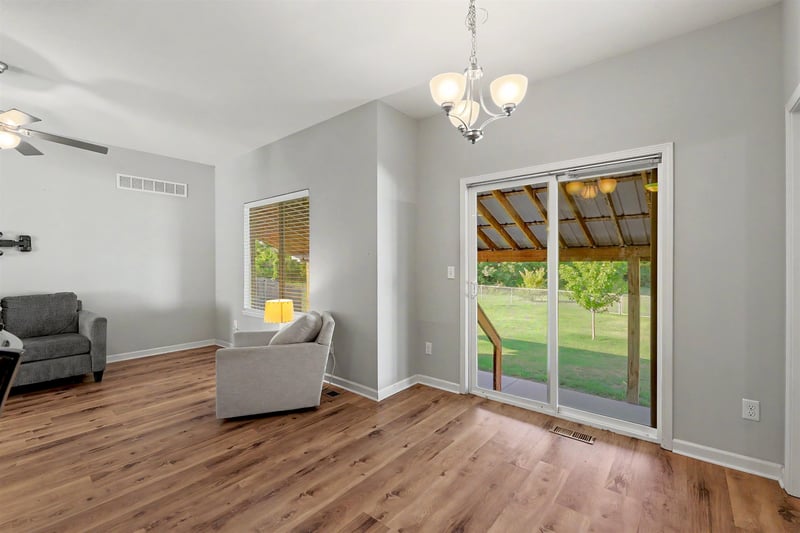 1229 S Ward, Haysville, KS 67060