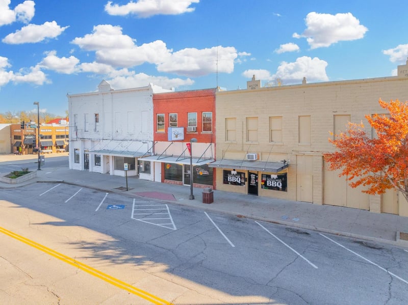 217 N Washinton #215 N Washington, Wellington, KS 67152