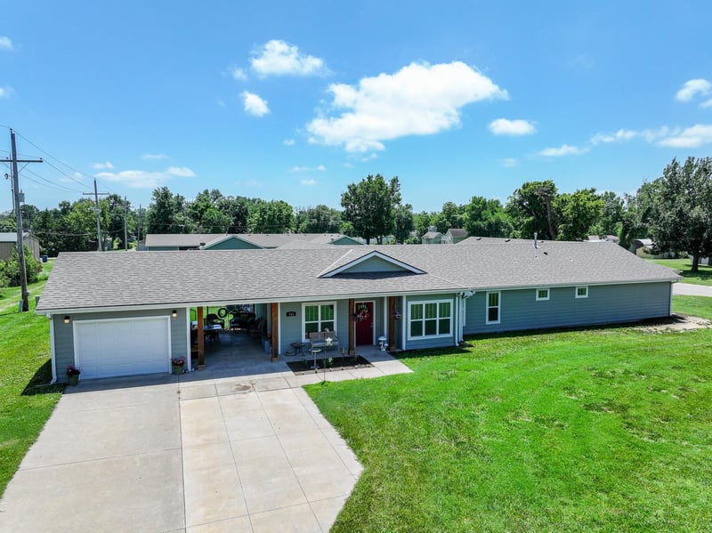 1108 N Main #112 E 11th St, Eureka, KS 67045