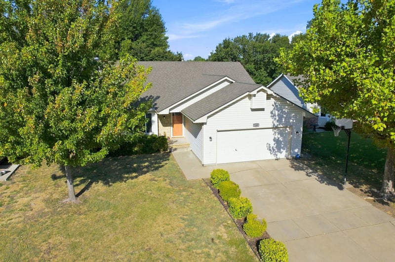 1241 S Fox Rn, Wichita, KS 67207
