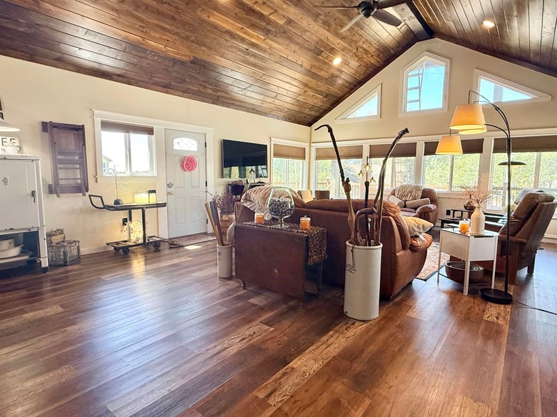 7 Rock Rd, Marion, KS 66861