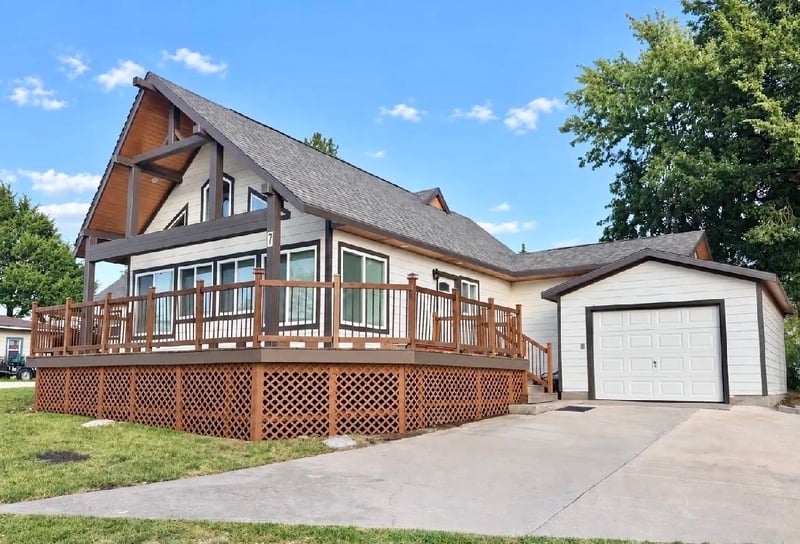 7 Rock Rd, Marion, KS 66861