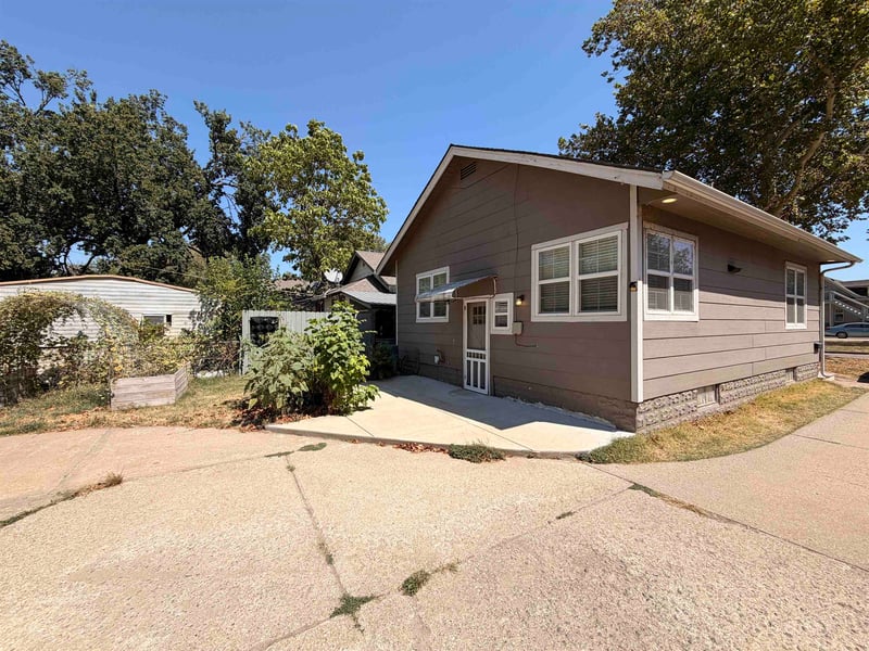 215 N Dodge, Wichita, KS 67203