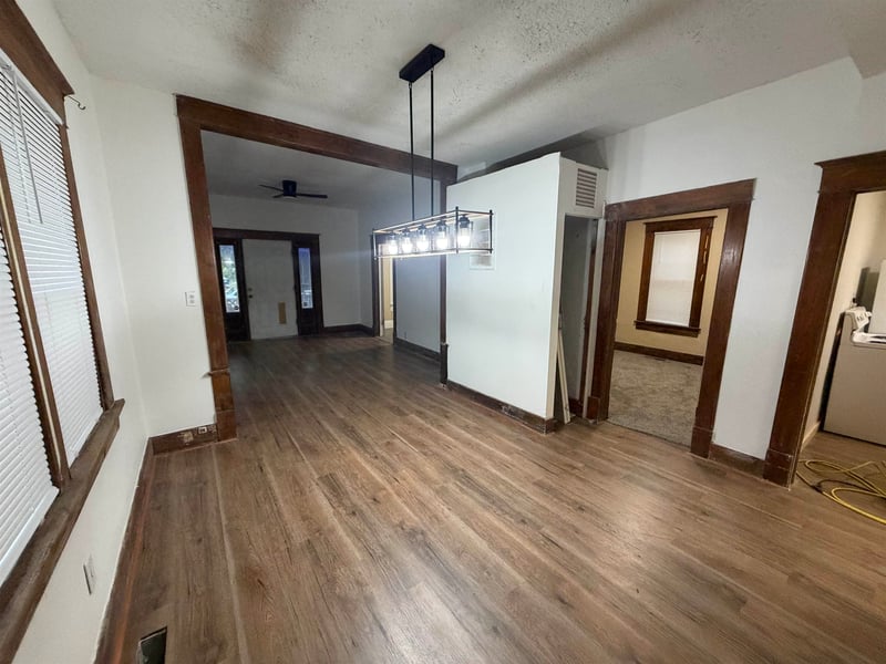1424 S Main St, Wichita, KS 67213