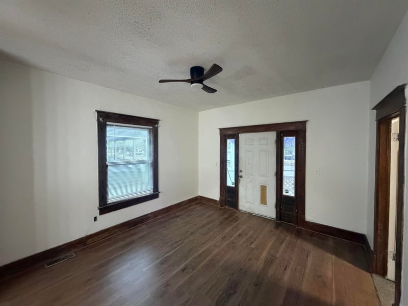 1424 S Main St, Wichita, KS 67213