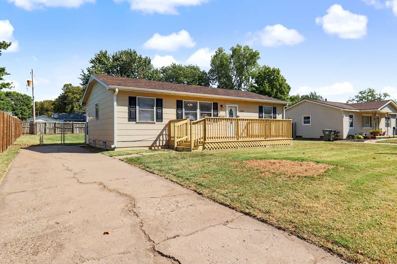 2200 E 53rd, Wichita, KS 67216