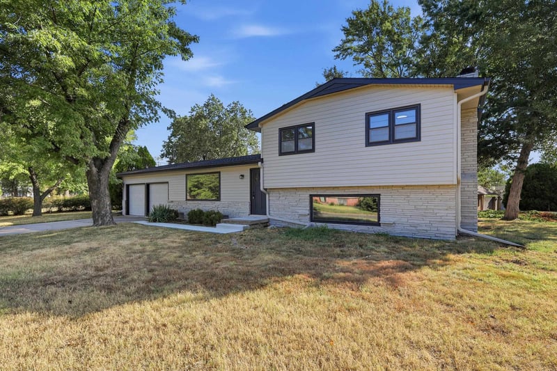 7424 W 11th St N, Wichita, KS 67212
