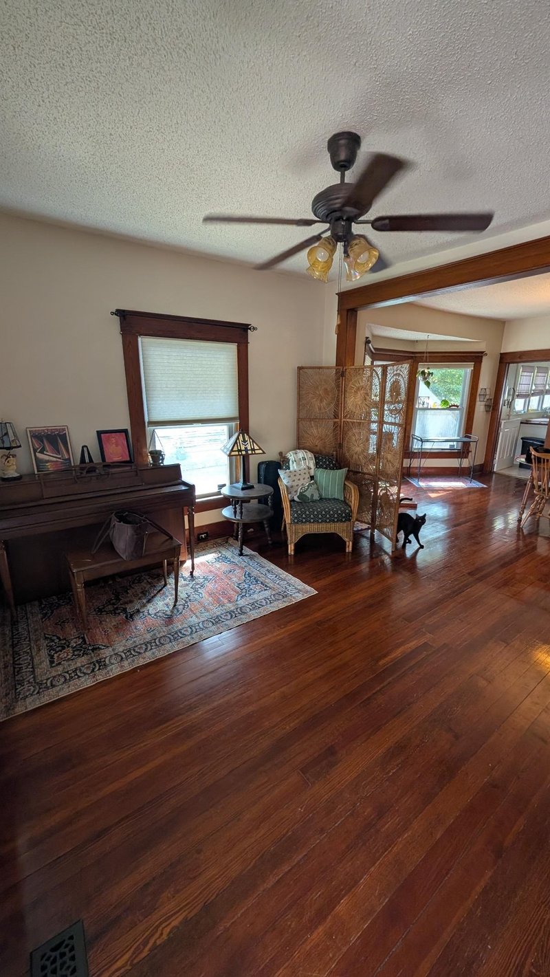 1905 W Douglas Ave, Wichita, KS 67213