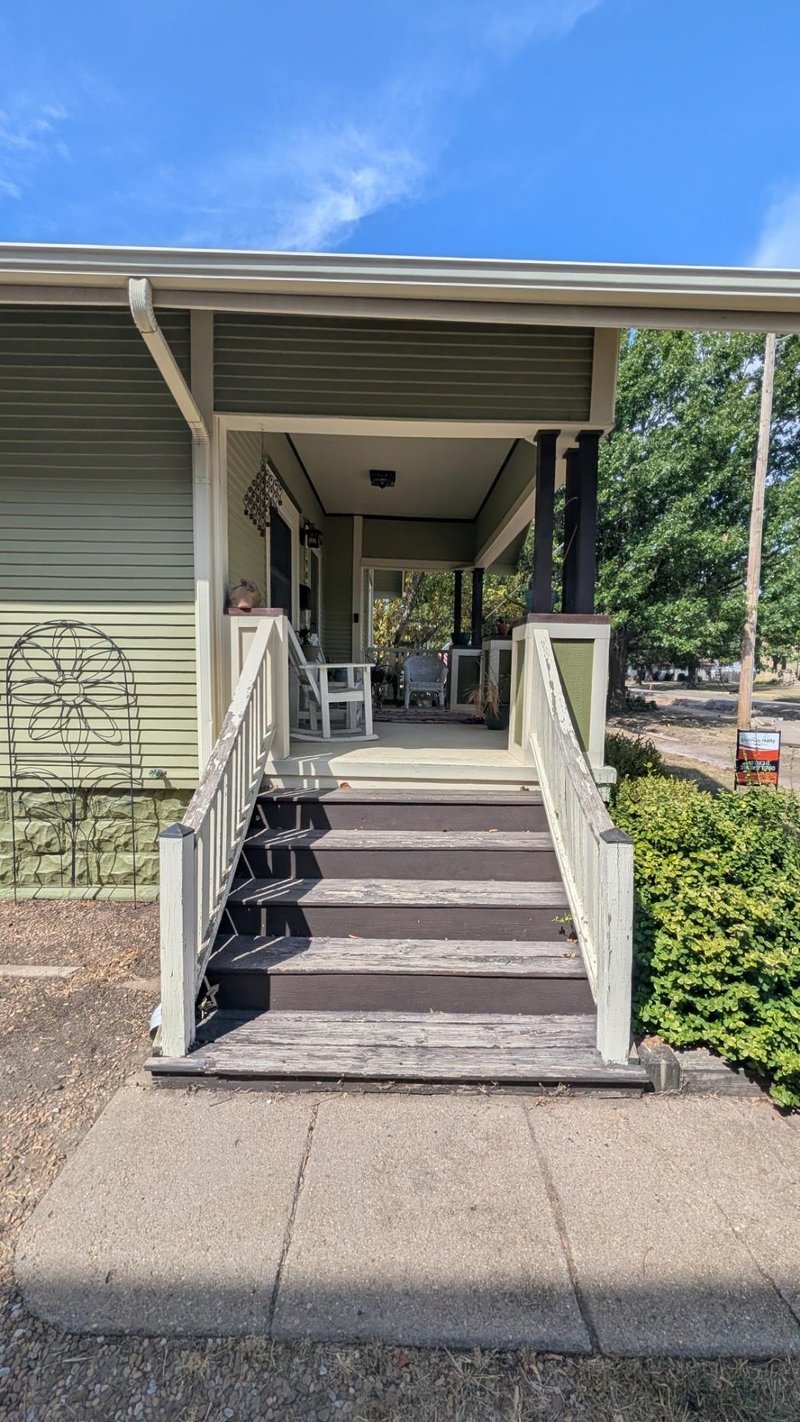 1905 W Douglas Ave, Wichita, KS 67213