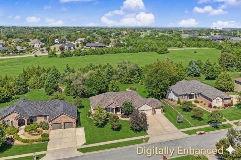 2213 Pinecrest Cir, Salina, KS 67401