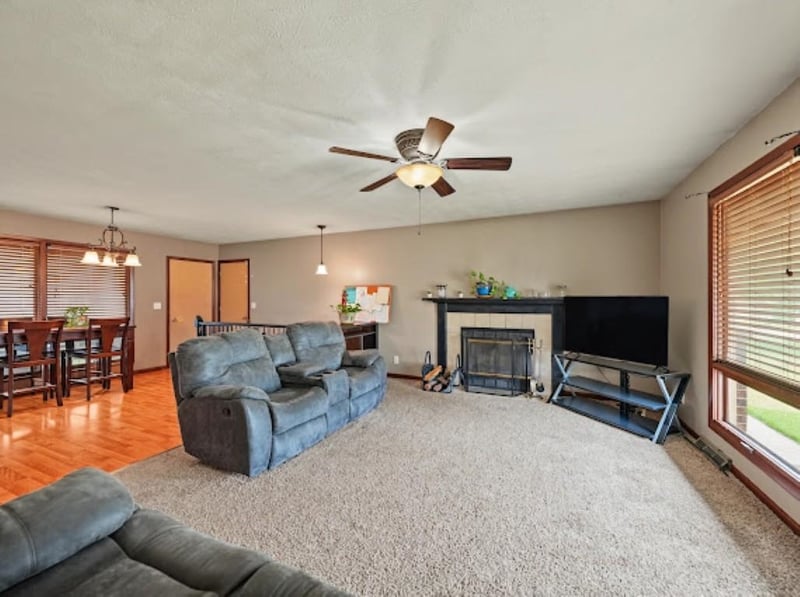 738 Mike Dr, Salina, KS 67401