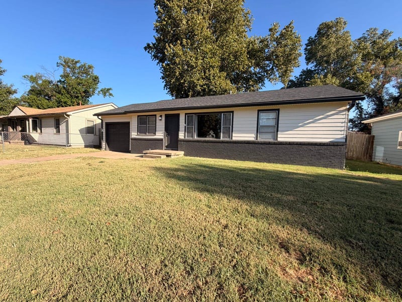 234 Stanley Dr, Arkansas City, KS 67005