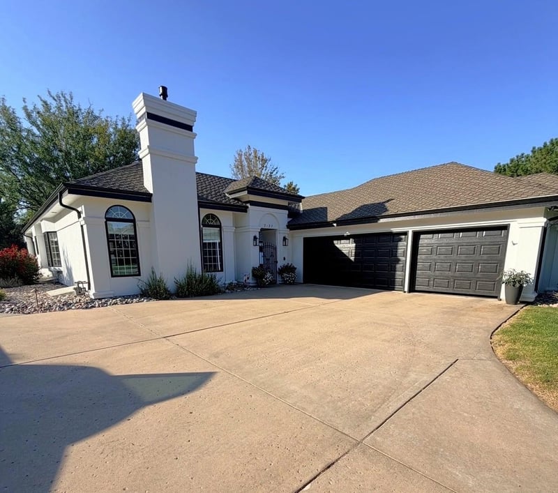 2137 Columbine Ct, Salina, KS 67401