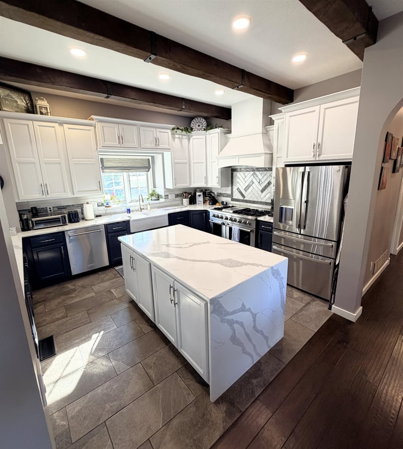 2137 Columbine Ct, Salina, KS 67401