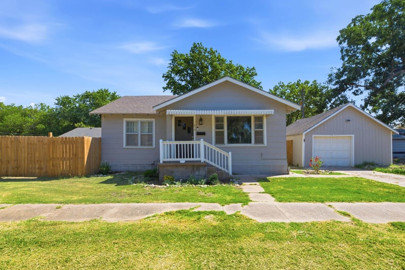 814 N Dearborn, Augusta, KS 67010