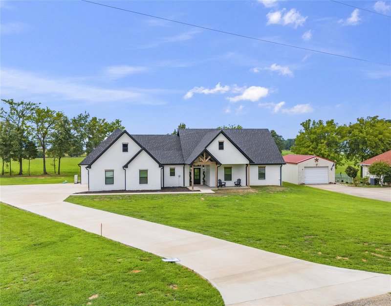 7 Silver Spur Dr, Mt Pleasant, TX 75455
