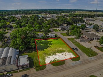 122 16th St, Mt Pleasant, TX 75455