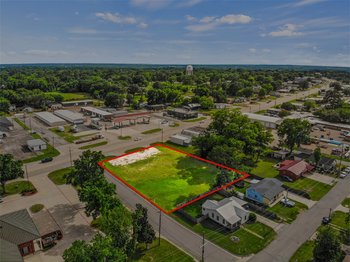 122 16th St, Mt Pleasant, TX 75455
