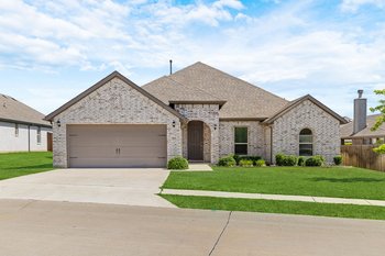 915 Timber Ridge Dr, Justin, TX 76247
