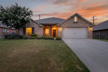 101 Loving Trl, Justin, TX 76247