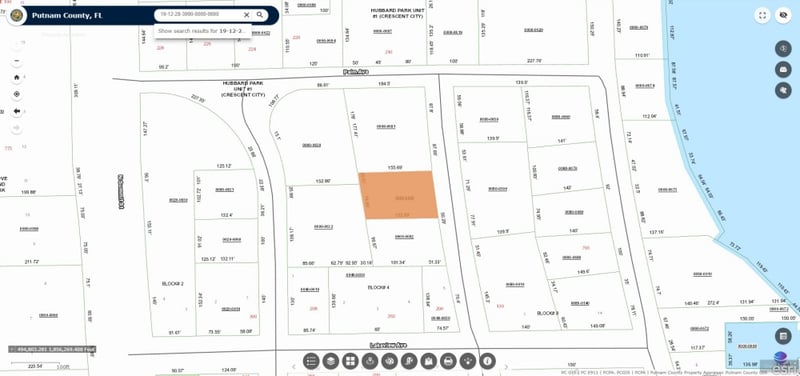 711 Park St, Crescent City, FL 32112