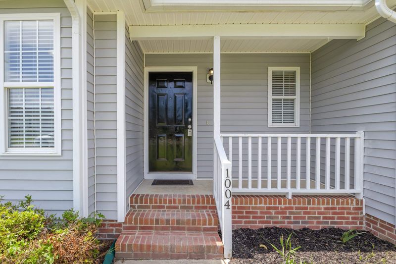 1004 S Philwood Ct, Fuquay Varina, NC 27526