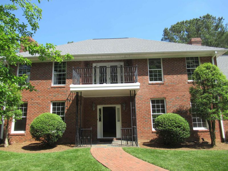101 Silo Dr, Chapel Hill, NC 27514