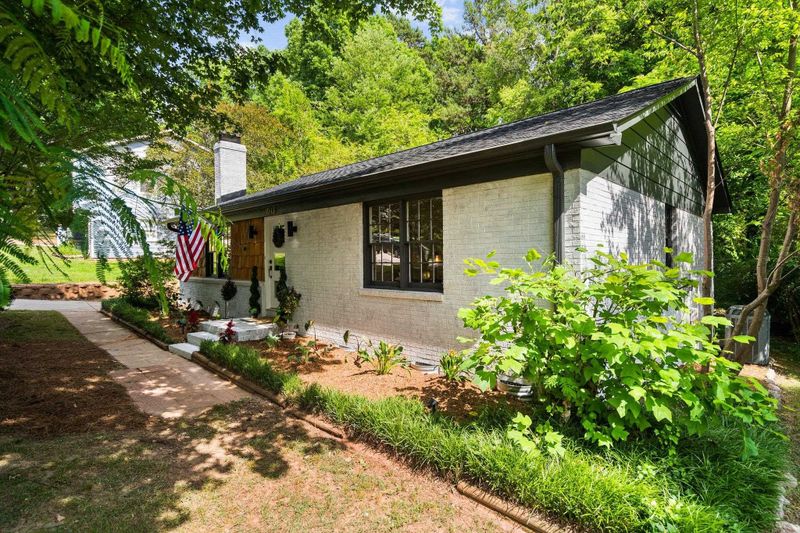 1013 Mockingbird Dr, Raleigh, NC 27615