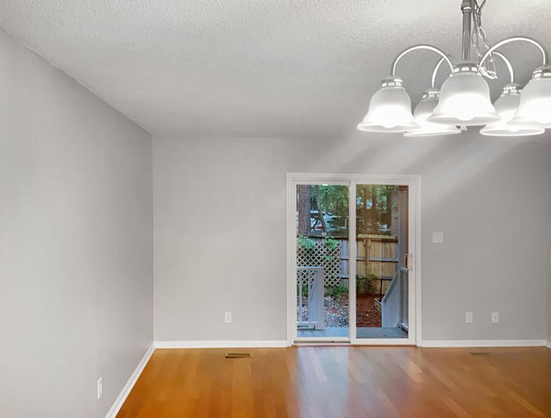 102 Westover Ct, Chapel Hill, NC 27514
