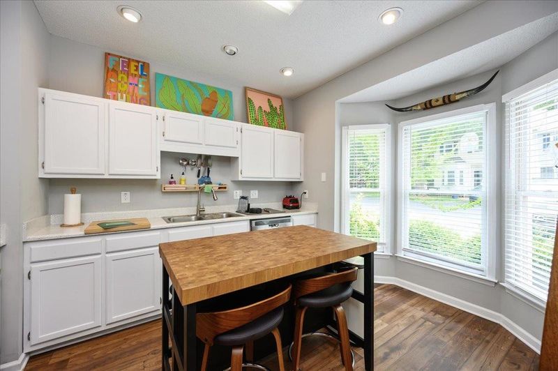105 James River Rd, Cary, NC 27511