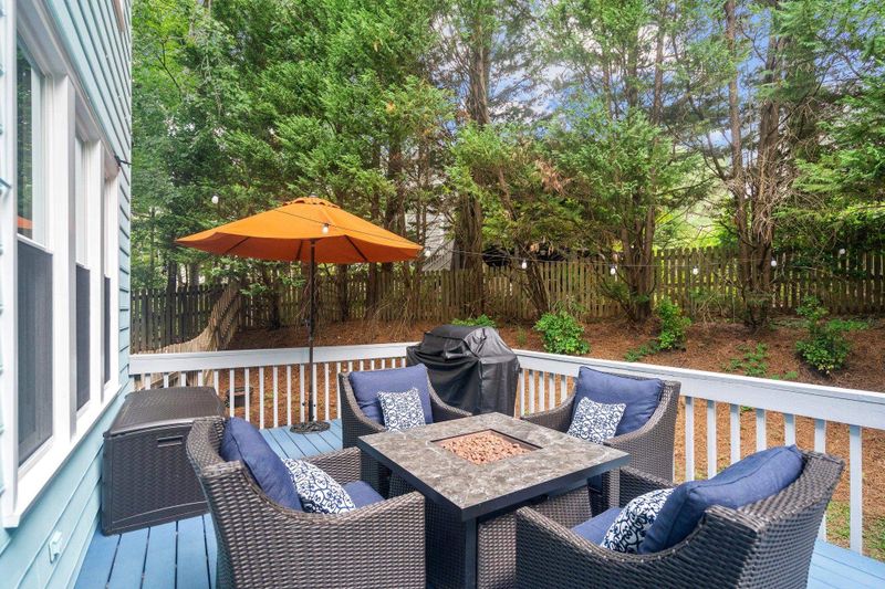 105 Larkspur Ln, Cary, NC 27513