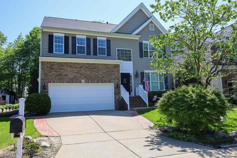 105 Rivendell Dr, Holly Springs, NC 27540