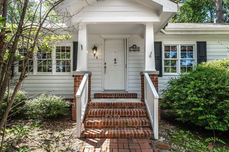 106 S Tunstall Ave, Apex, NC 27502