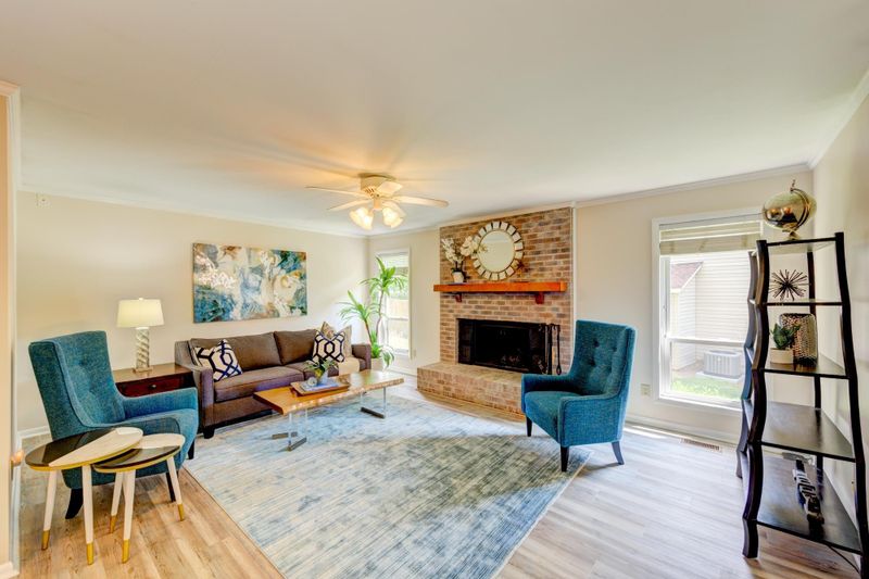 107 Arbuckle Ln, Cary, NC 27511