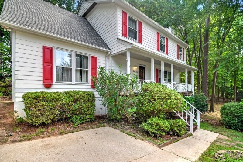 107 Chevron Cir, Cary, NC 27513