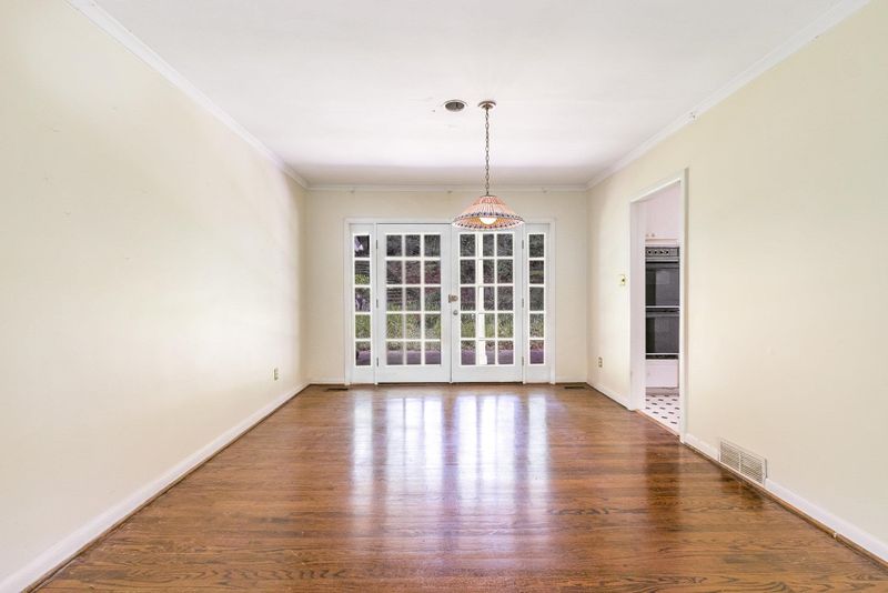 110 Fern Ln, Chapel Hill, NC 27514
