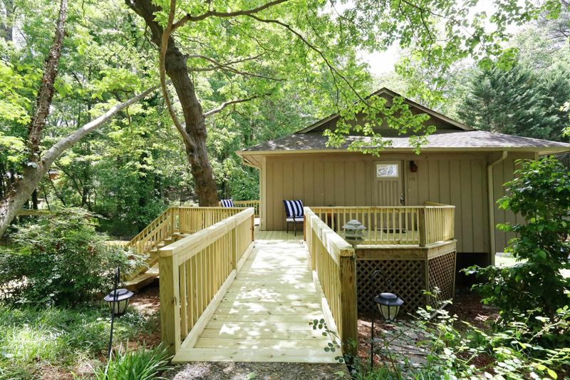 111 Gregory Dr, Cary, NC 27513