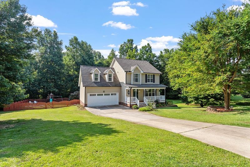 1124 Stonewater Dr, Raleigh, NC 27603