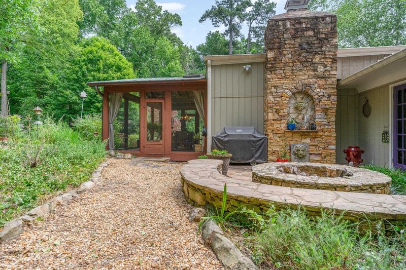 114 Meadowbrook Dr, Chapel Hill, NC 27514