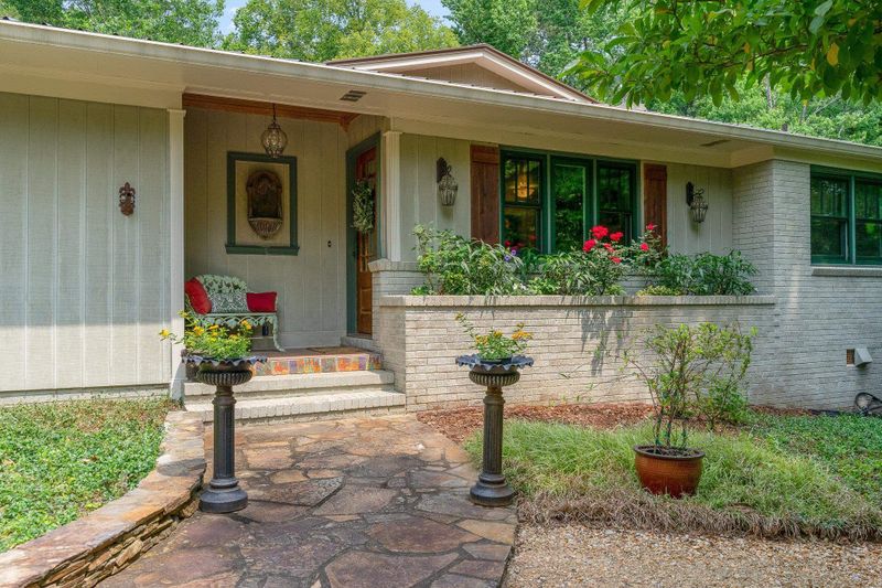 114 Meadowbrook Dr, Chapel Hill, NC 27514
