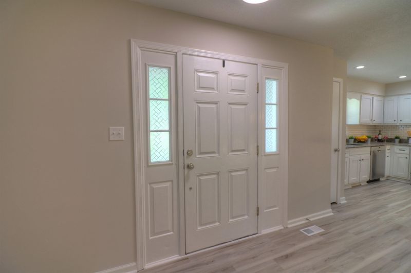 122 Loch Lomond Cir, Cary, NC 27511