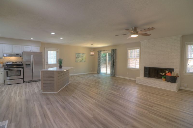 122 Loch Lomond Cir, Cary, NC 27511