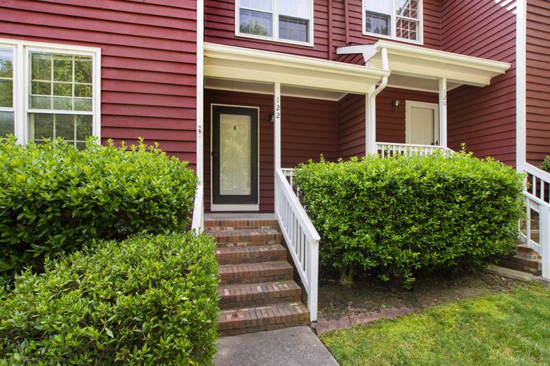 122 Timber Ridge Dr, Durham, NC 27713