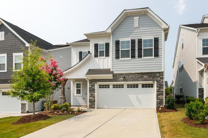 1225 Canyon Shadows Ct, Cary, NC 27519
