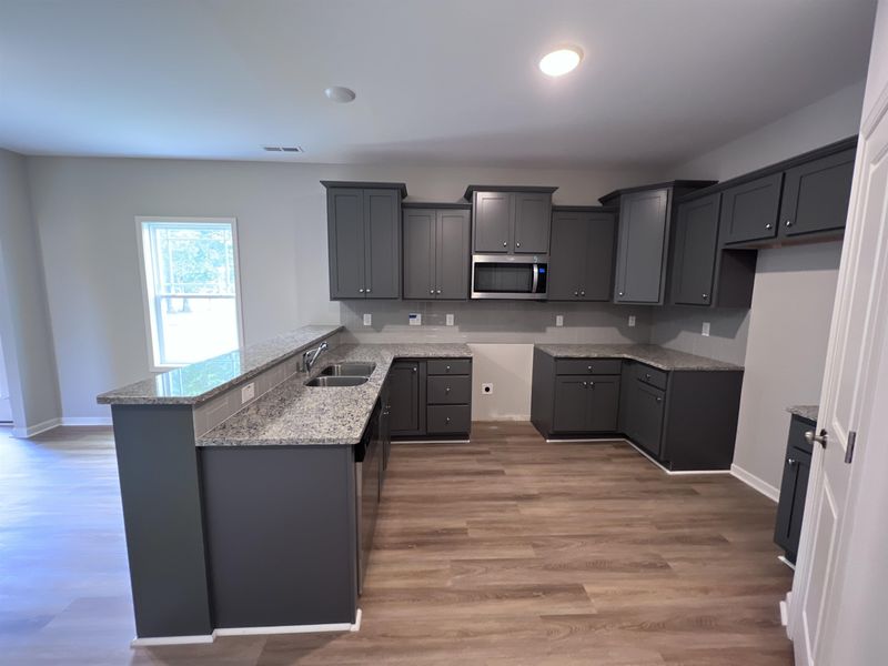140 Longford Dr, Selma, NC 27576