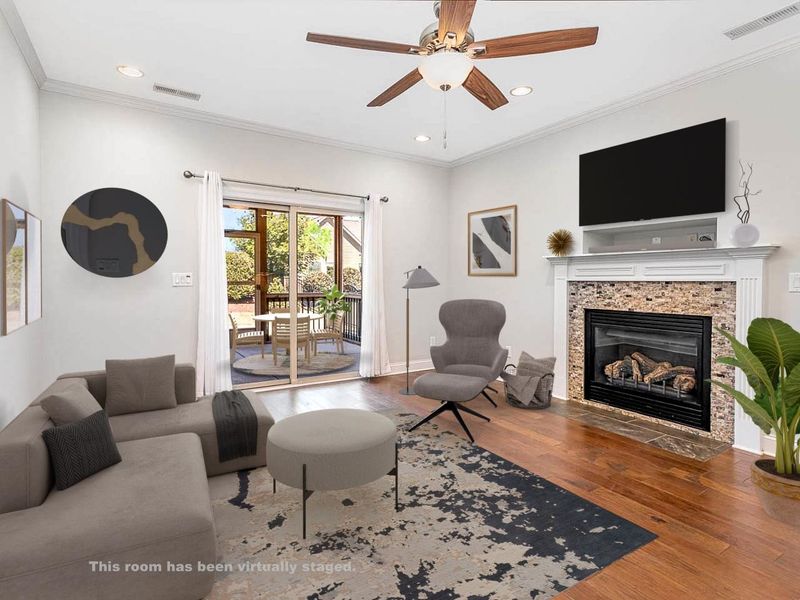 16 Hawthorne Ln, Youngsville, NC 27596