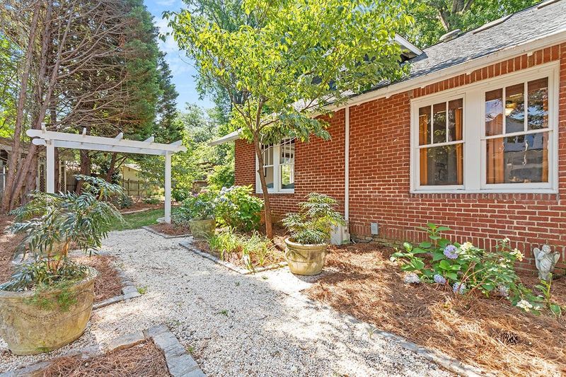 1620 Scales St, Raleigh, NC 27608