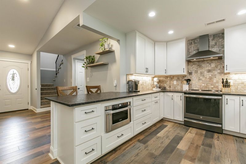 1766 Laurie Dr, Haw River, NC 27258