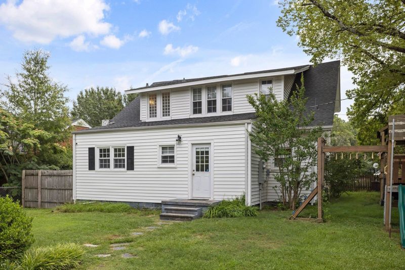 202 Highland Ave, Burlington, NC 27217