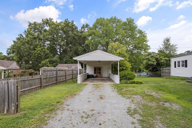 202 Highland Ave, Burlington, NC 27217